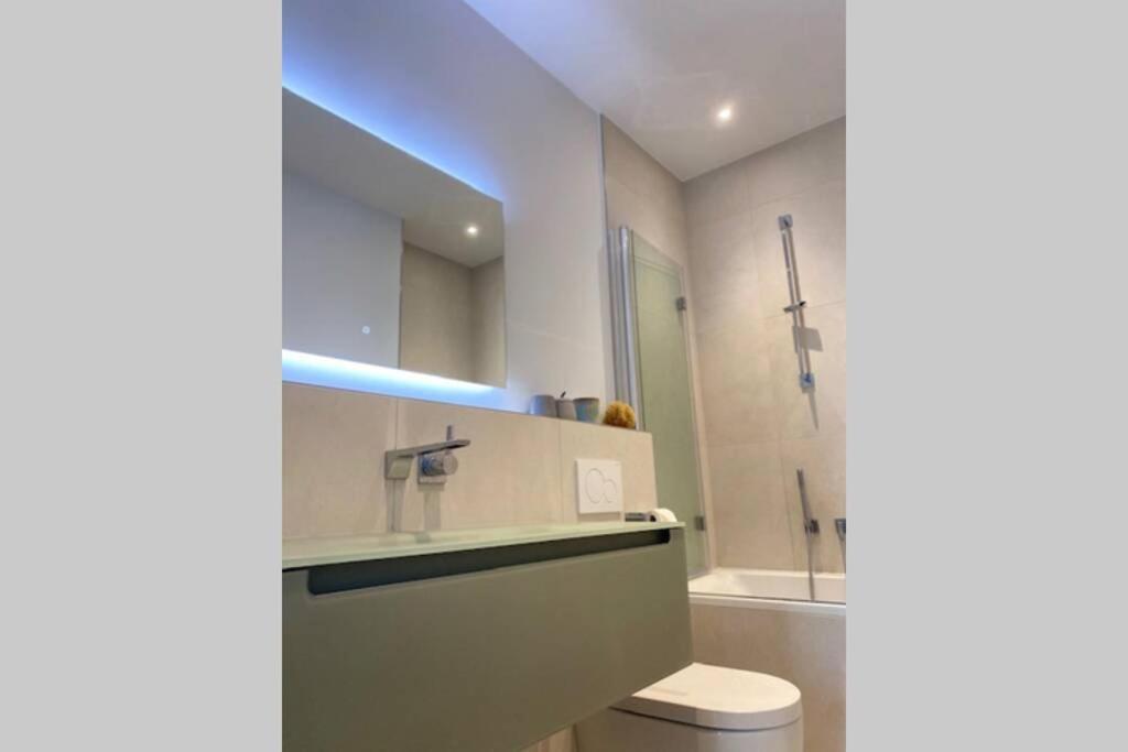 Luxurious Apartment In The Heart Of Kirchberg, Close To City Center Luxemburg